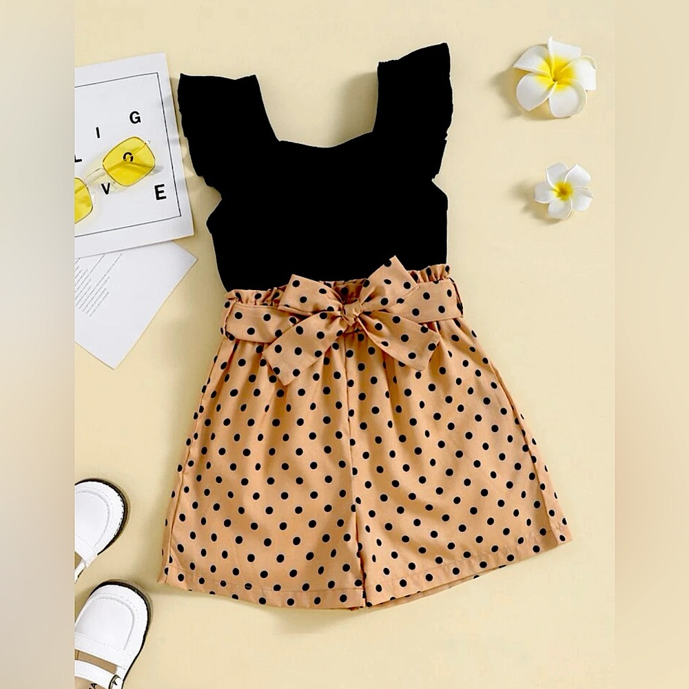 Girls Ruffle Trim Top With Polka Dot Belted Shorts size 12/14